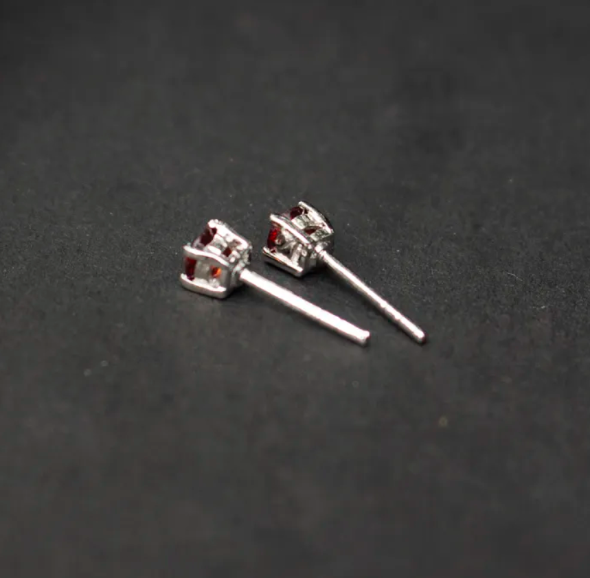 Garnet Stud Earring in Silver
