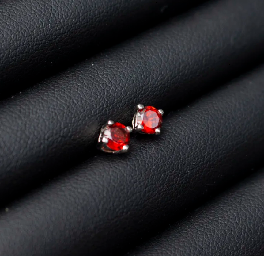 Garnet Stud Earring in Silver